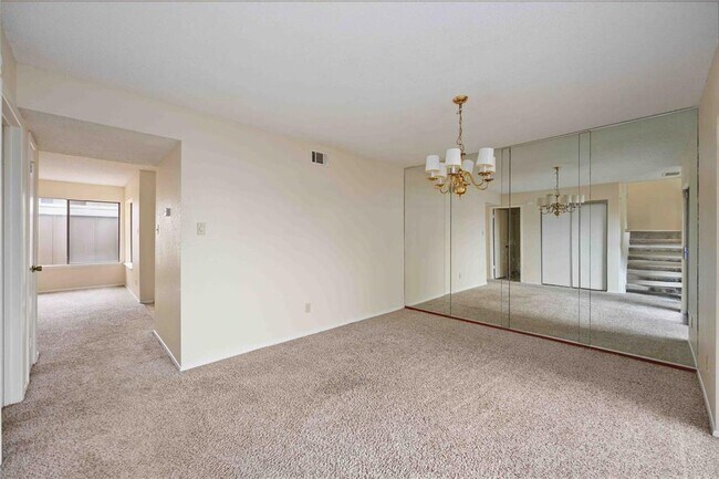 Building Photo - 12033 Bob White Dr