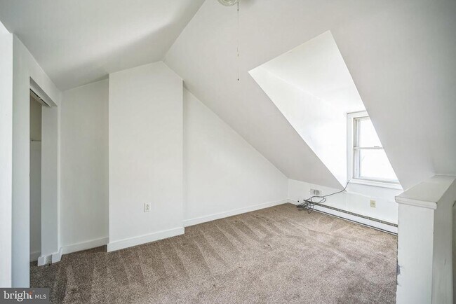 Building Photo - 1234 Mulberry St