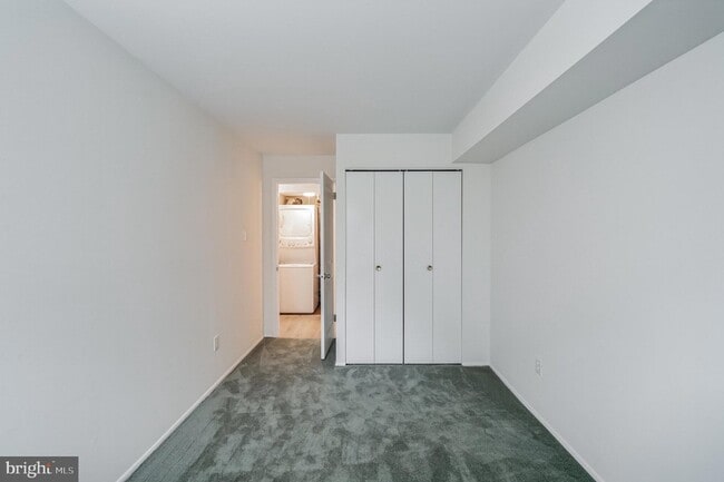 Building Photo - 611-15-615 Roxborough Ave