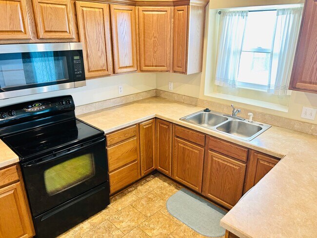 Building Photo - Spring Valley Location! Beautiful Single-Family Home