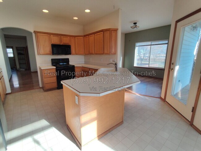 Building Photo - 2650 Sandstone Ln