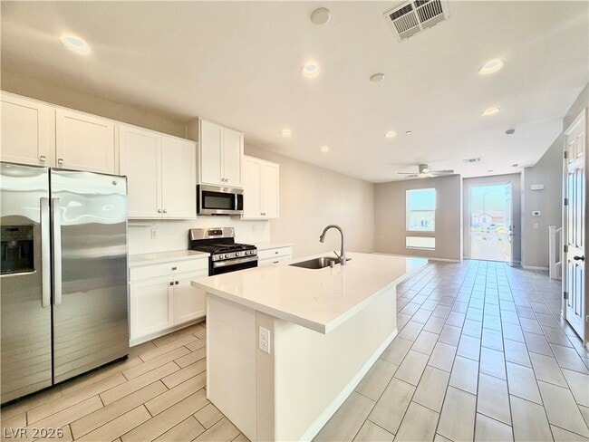 Building Photo - 666 Cottonwood Hl Pl