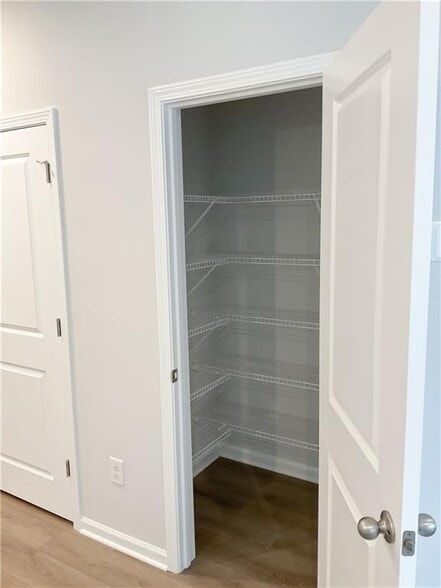 Building Photo - 493 Crown Dr