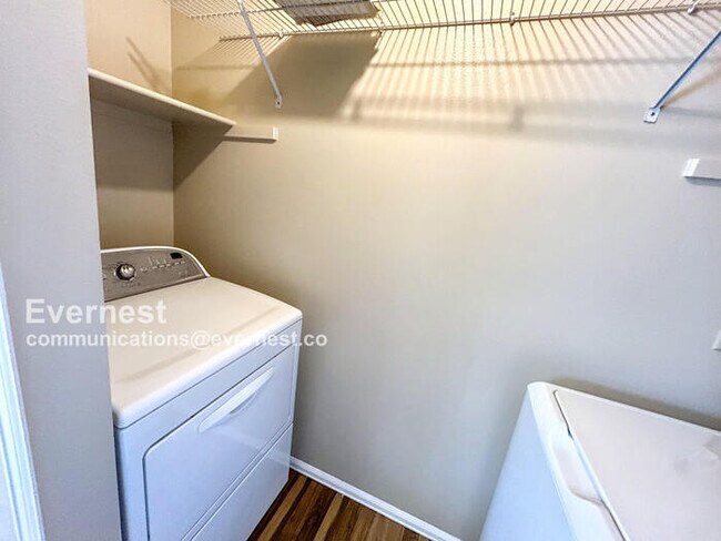 Building Photo - 7855 Brandy Cir