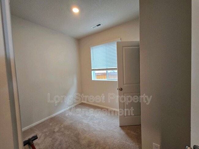 Building Photo - 412 Lost Lake St NE