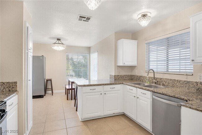 Building Photo - 2200 S Fort Apache Rd