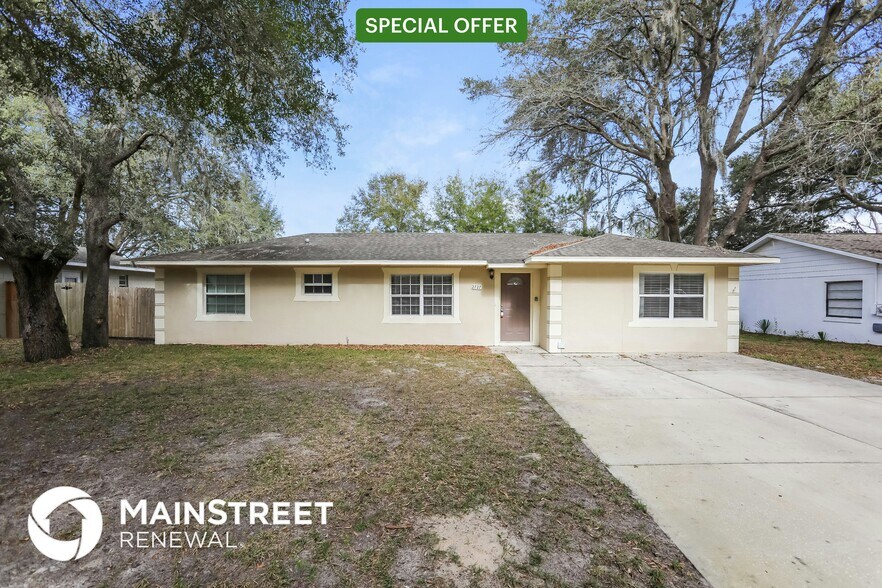 Primary Photo - 2727 N Dellwood Dr