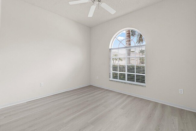 Building Photo - 7728 Edinburough Ln