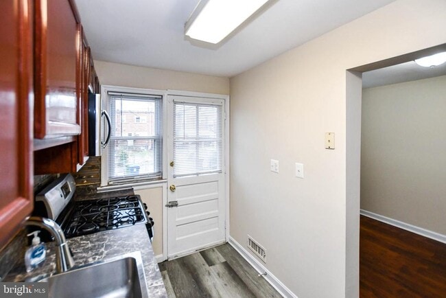 Building Photo - 4773 Elison Ave