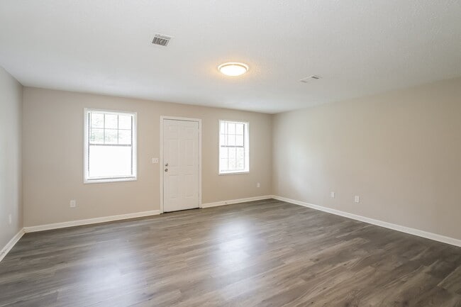 Building Photo - 2227 Cassell St