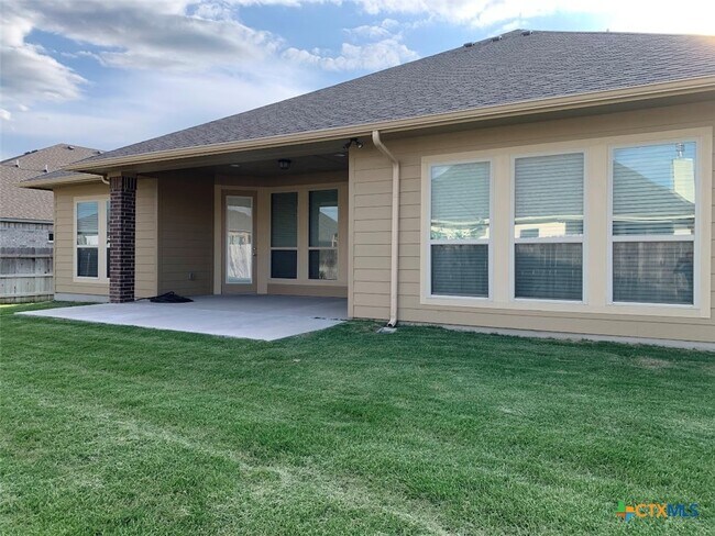Building Photo - 515 Salt Lick Dr