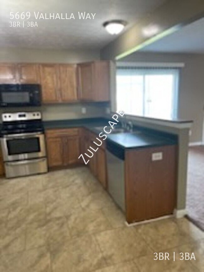 Building Photo - 5669 Valhalla Way