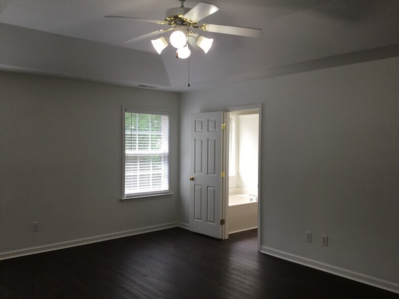 Building Photo - 5716 Keowee Way