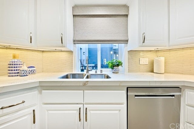 Building Photo - 420 Lake St