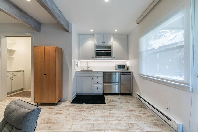 Building Photo - 36 RC