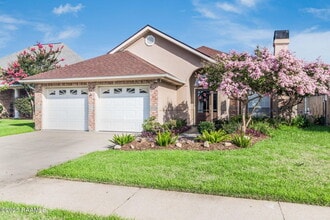 Building Photo - 141 Kingspointe Cir