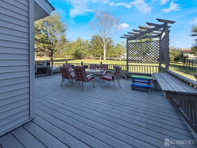 Building Photo - 592 Cabot Hill Rd