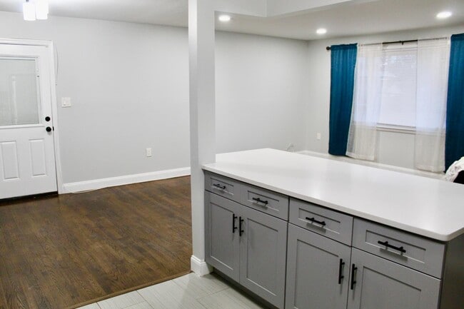 Building Photo - 5707 Alan Dr