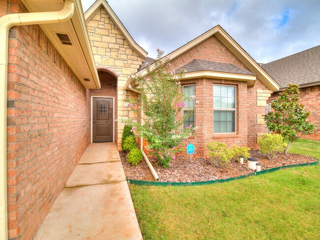 Building Photo - 3813 Normandy Rd