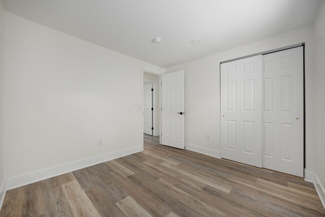 Building Photo - 1810 Tanis Dr