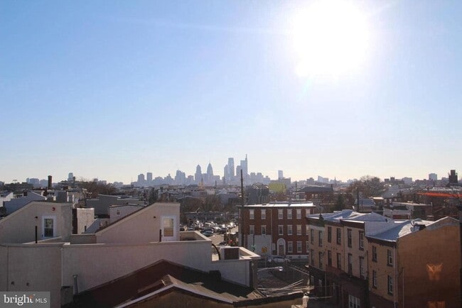 Building Photo - 2425 Frankford Ave