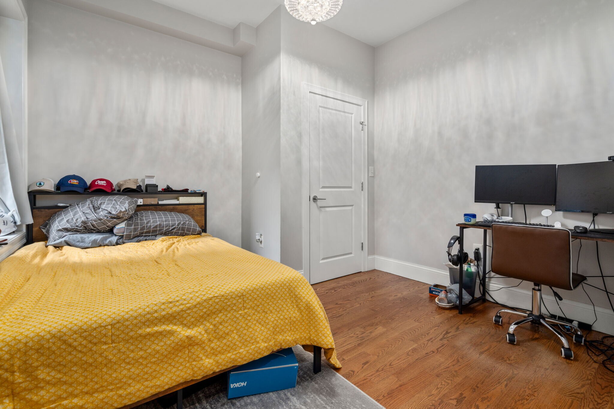 Building Photo - 338 Meridian St