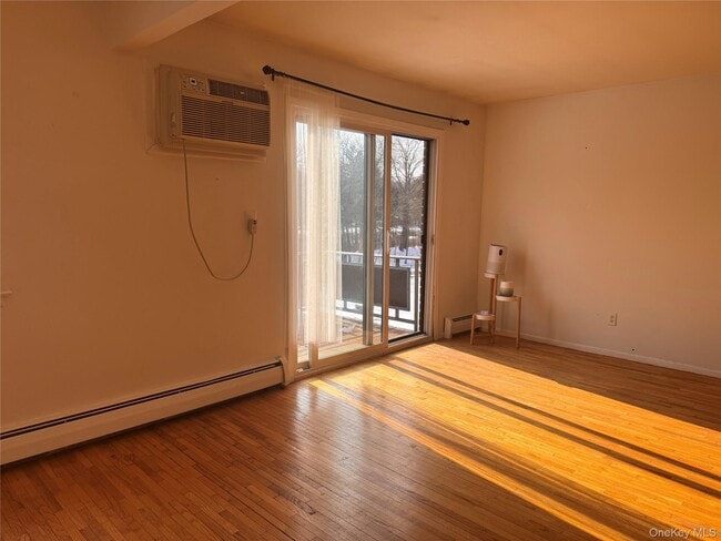 Building Photo - 12 Charles Ln