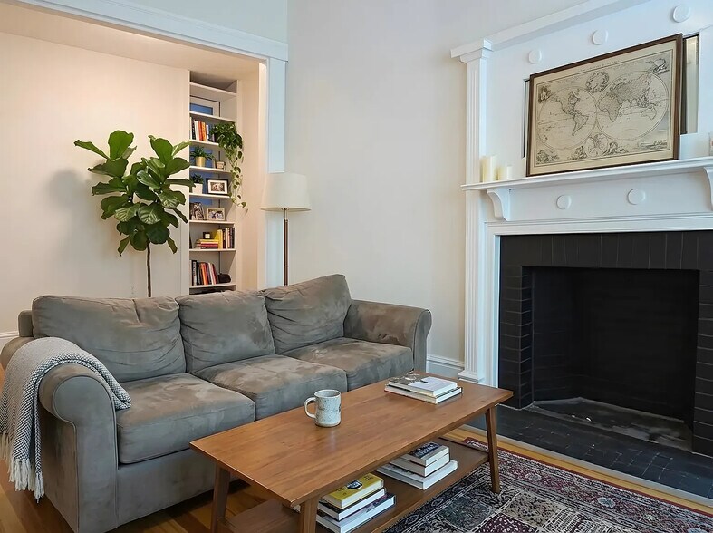 Building Photo - 48 Saint Germain St