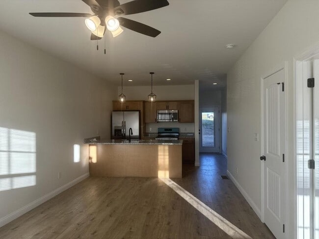 Building Photo - 104 Pinehurst Dr