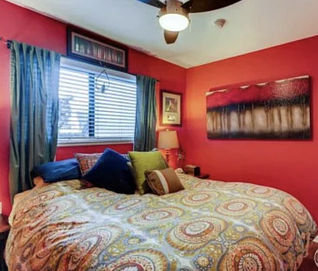 Building Photo - Beautiful 2 Bed 2 Bath in the heart of Bou...