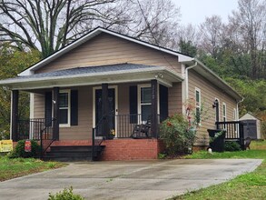 Building Photo - 312 Broad Dr SW