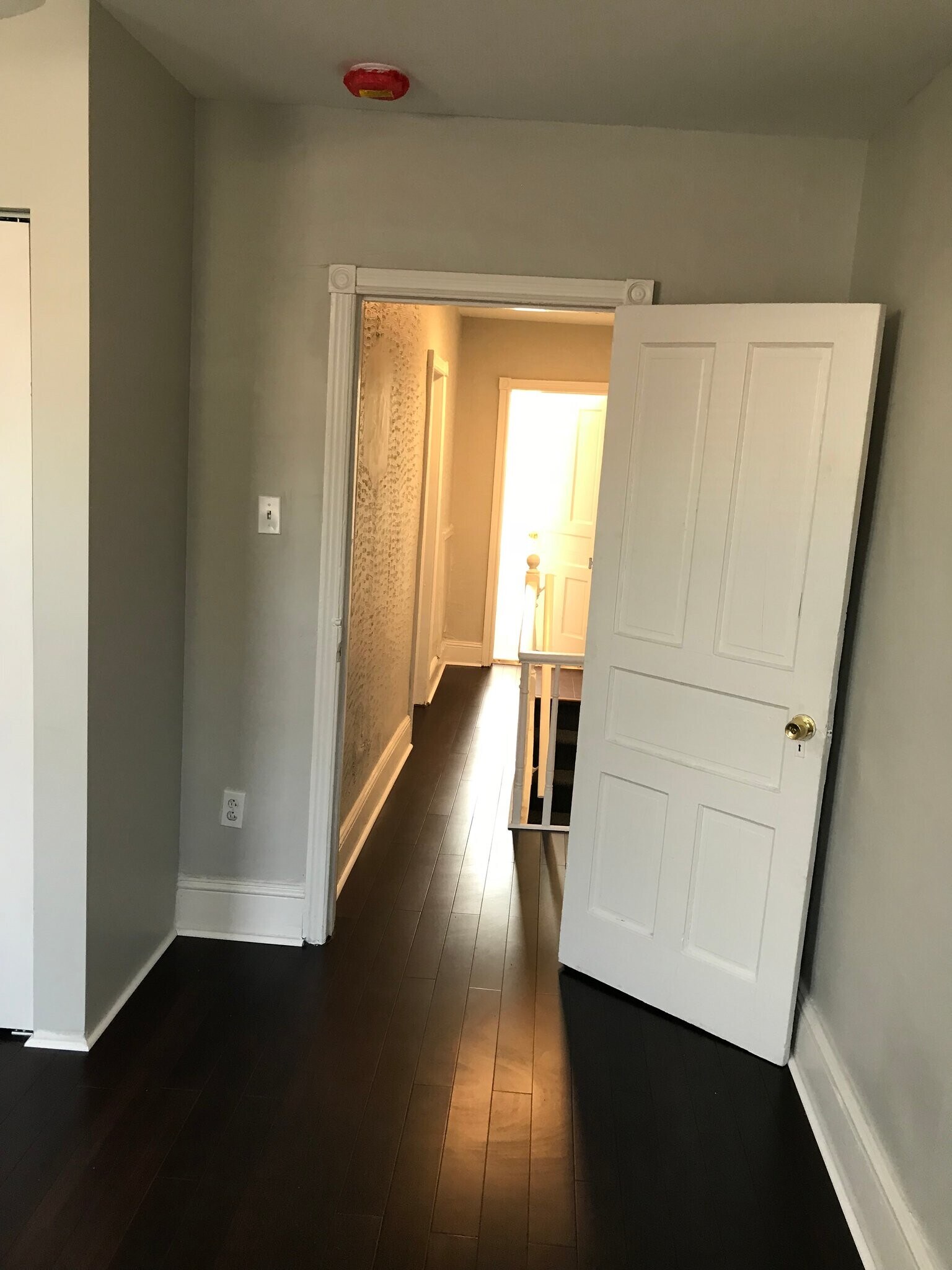 Building Photo - 6439 Glenmore Ave