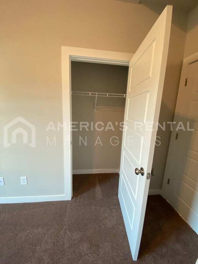 Building Photo - Home for Rent in Weaver AL... Coming Soon!