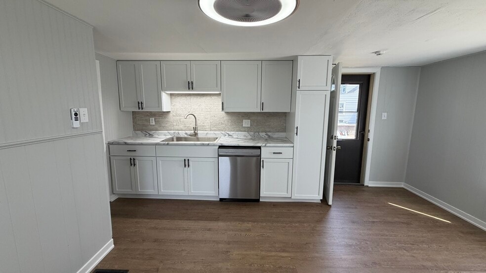 Building Photo - 4815 Lexington Blvd