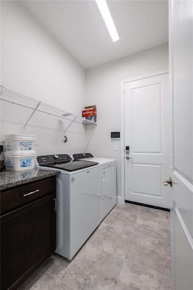 Building Photo - 13939 Prickly Cone Cv