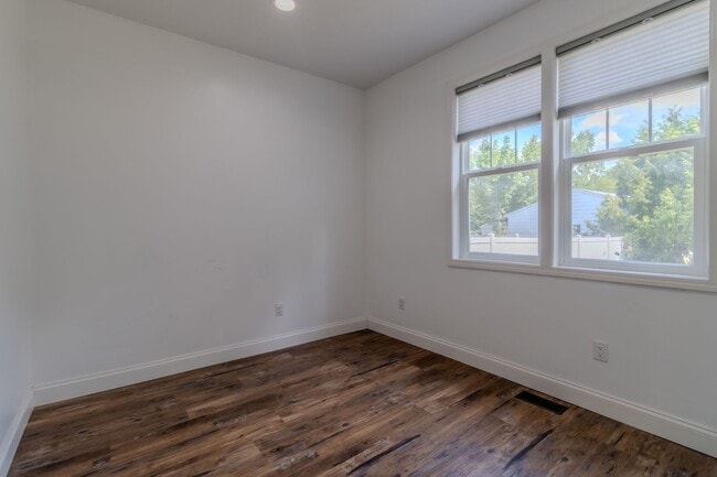 Building Photo - Step Into Luxury and Style – Impeccably Re...
