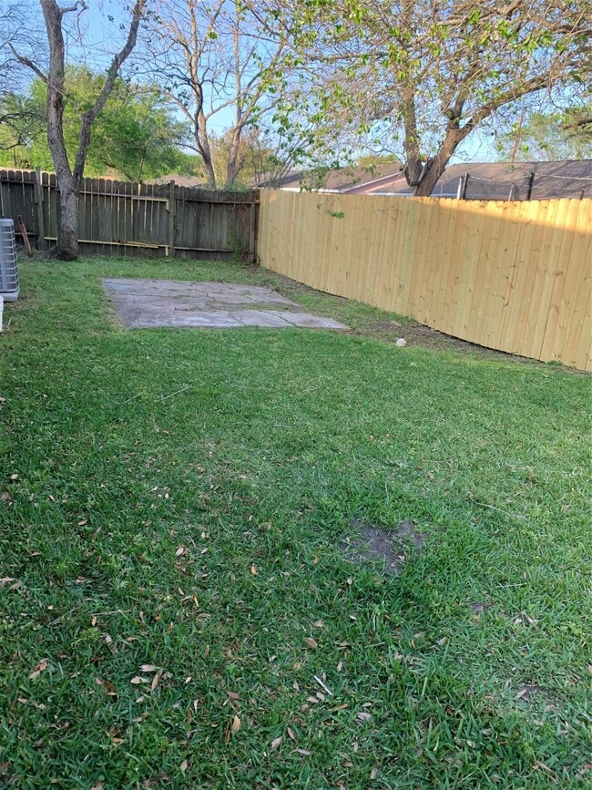 Building Photo - 16319 Paiter St