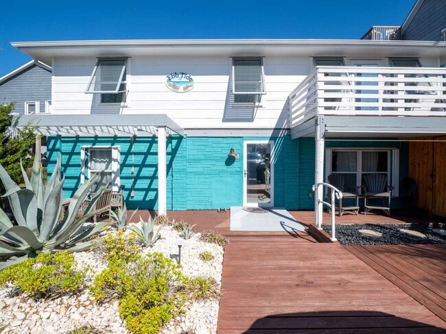 Building Photo - Ebb Tide @ 1018 S Anderson Blvd