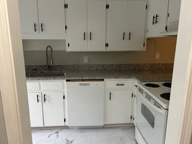 Building Photo - 2904 Scotsman Rd