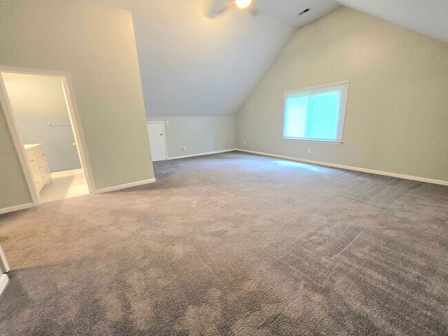 Building Photo - 415 Rosewood Ln