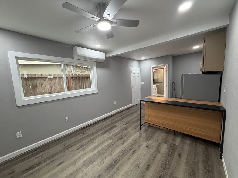 Building Photo - 2207 Fairfield Ave