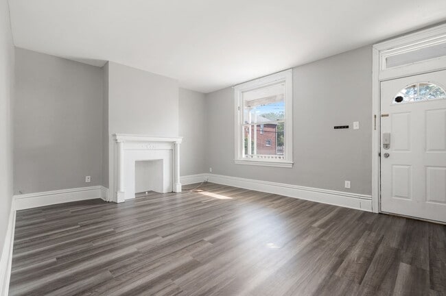 Building Photo - 362 Republic St