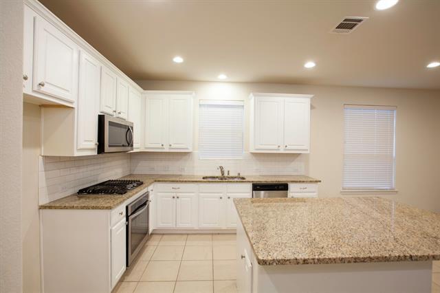 Building Photo - 5601 Fremont Dr
