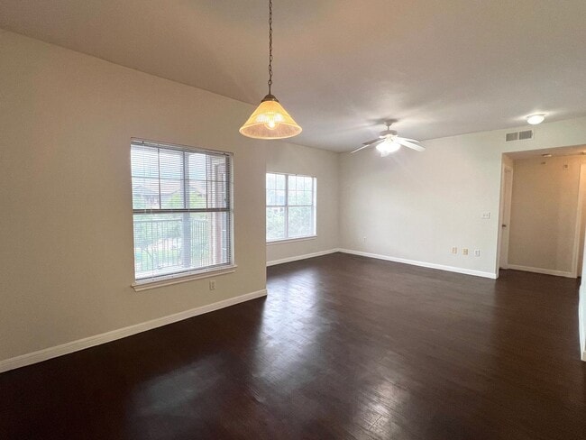 Building Photo - 2320 Gracy Farms Ln