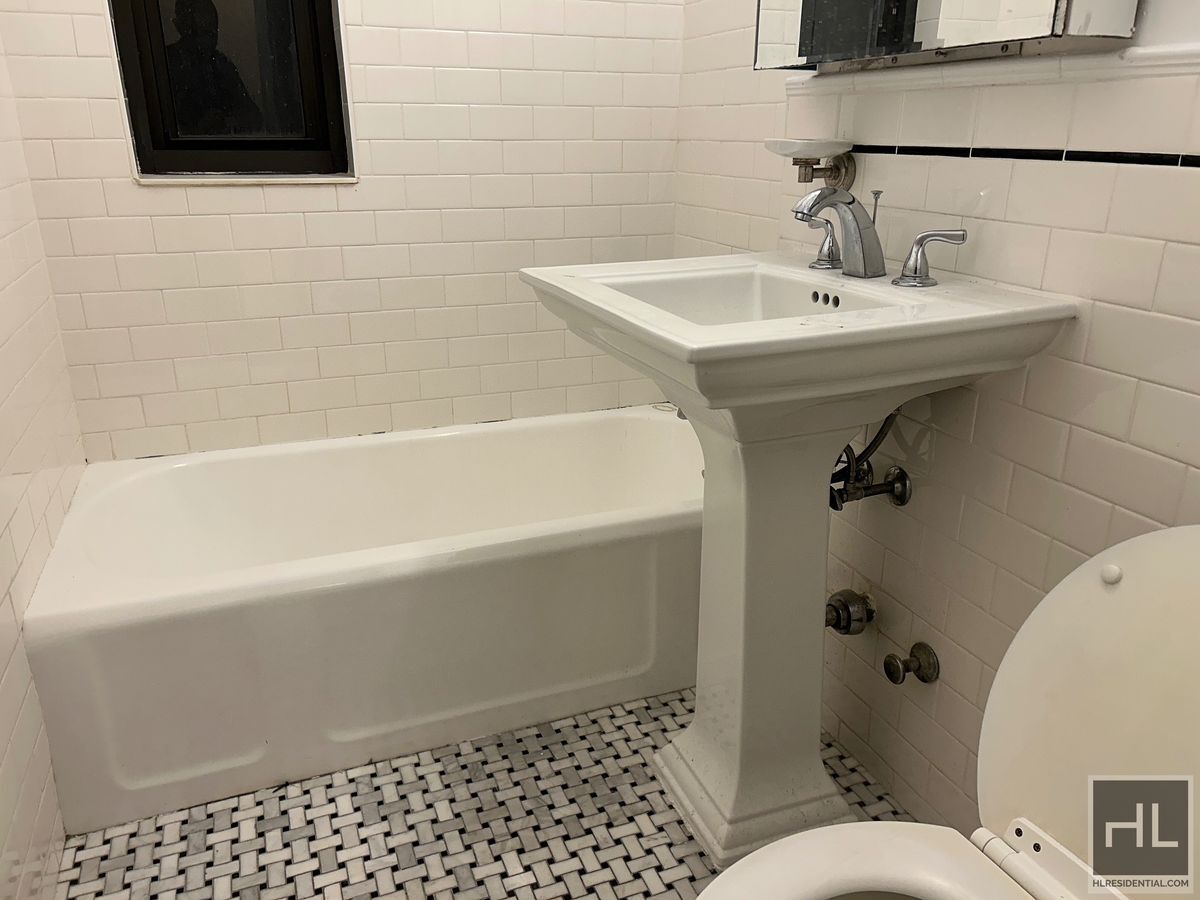 Building Photo - EAST 56 STREET