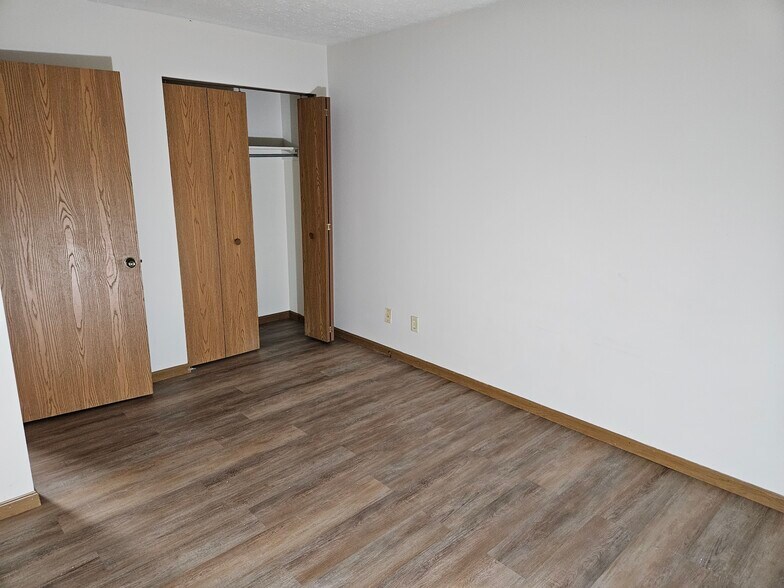 Building Photo - 610 N Wagner Ave