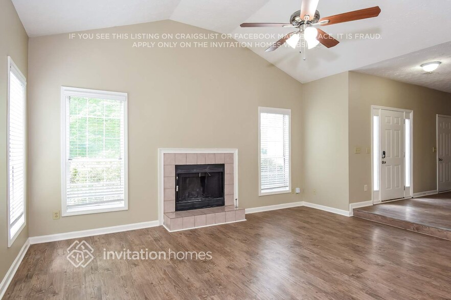 Building Photo - 2041 Stone Forest Dr