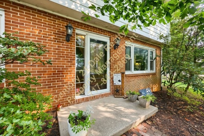 Building Photo - Beautiful 3 Bedroom 2.5 Bath Home in Dallastown Schools Pet Friendly