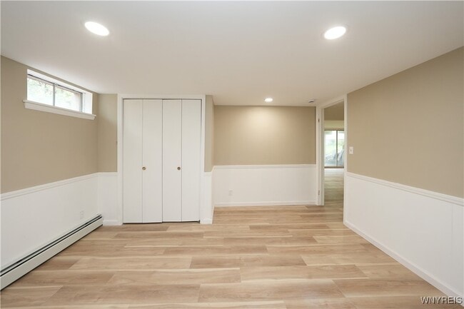 Building Photo - 100 Bridle Ln
