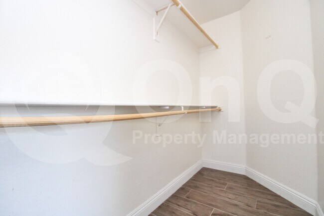 Building Photo - 25835 W Whyman St